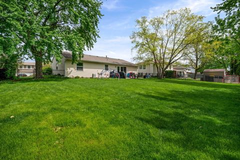 Tiny photo for 985 Brower Drive, Roselle, IL 60172 (MLS # 12634124)