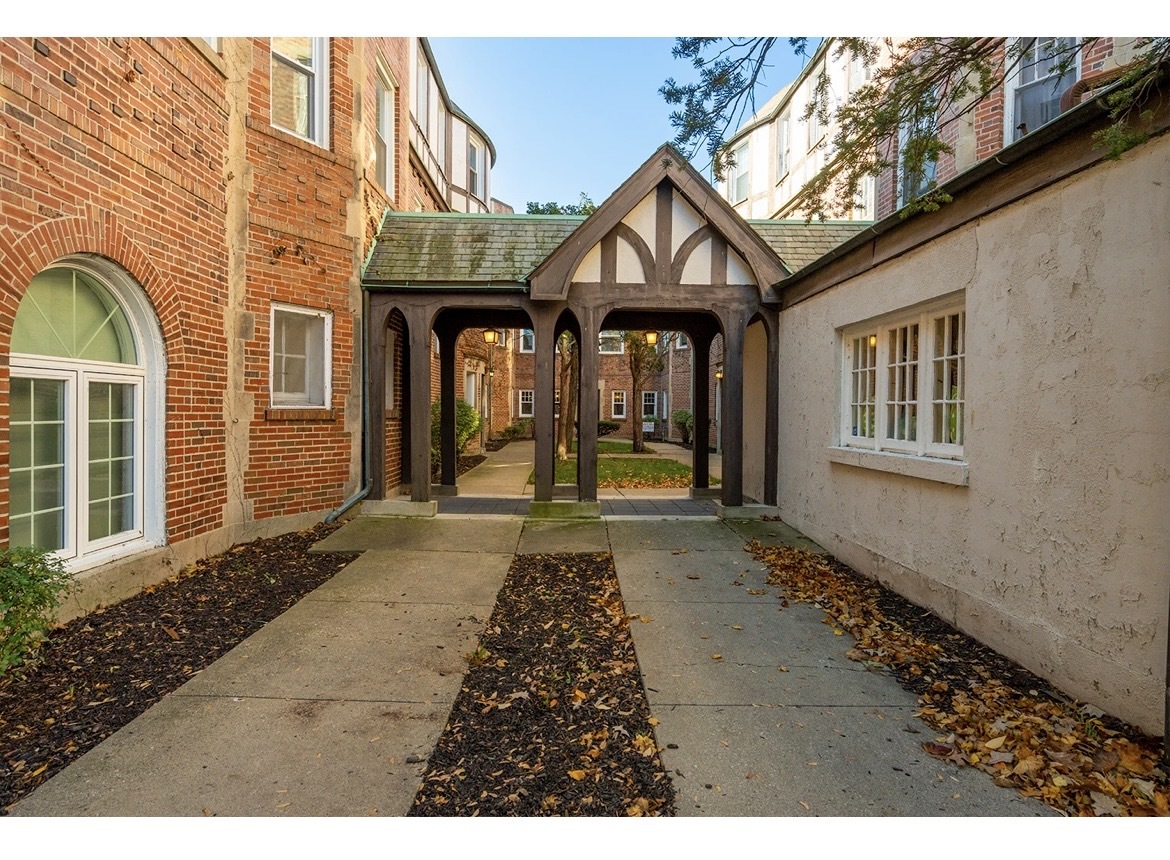 918 Green Bay Road 3C