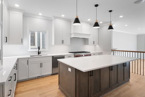 Tiny photo for 5054 N Claremont Avenue, Chicago, IL 60625 (MLS # 12599946)