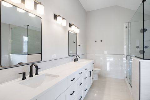 Tiny photo for 5054 N Claremont Avenue, Chicago, IL 60625 (MLS # 12599946)