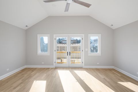 Tiny photo for 5054 N Claremont Avenue, Chicago, IL 60625 (MLS # 12599946)