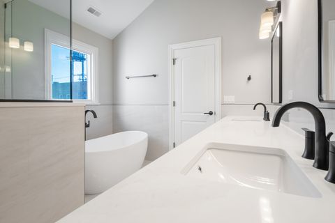 Tiny photo for 5054 N Claremont Avenue, Chicago, IL 60625 (MLS # 12599946)