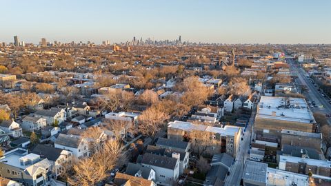 Tiny photo for 5054 N Claremont Avenue, Chicago, IL 60625 (MLS # 12599946)