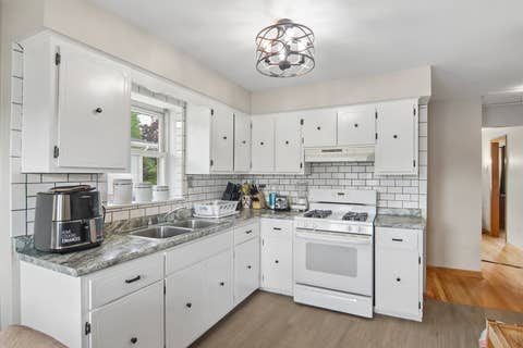 Tiny photo for 6512 102nd Place, Chicago Ridge, IL 60415 (MLS # 12730972)
