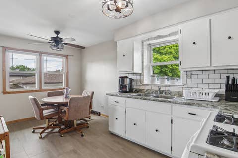 Tiny photo for 6512 102nd Place, Chicago Ridge, IL 60415 (MLS # 12730972)