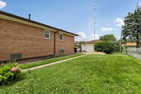 Tiny photo for 6512 102nd Place, Chicago Ridge, IL 60415 (MLS # 12730972)