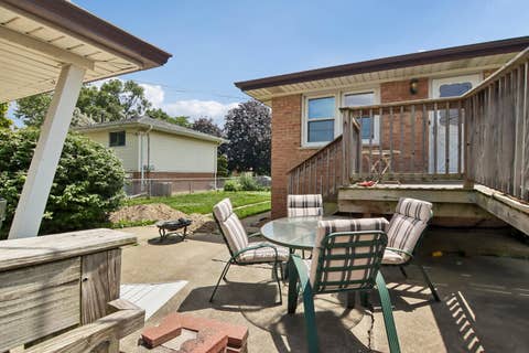 Tiny photo for 6512 102nd Place, Chicago Ridge, IL 60415 (MLS # 12730972)