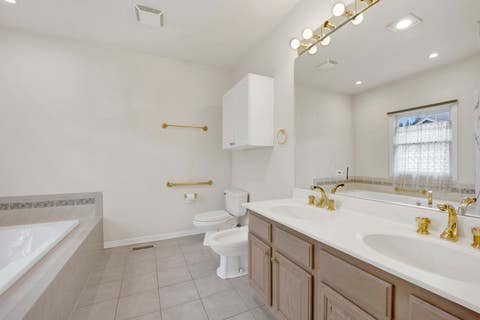 Tiny photo for 3063 Rosebrook Circle, Westchester, IL 60154 (MLS # 12676448)