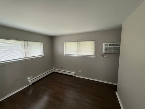 Tiny photo for 9 Scotdale Road #4, La Grange Park, IL 60526 (MLS # 12694856)