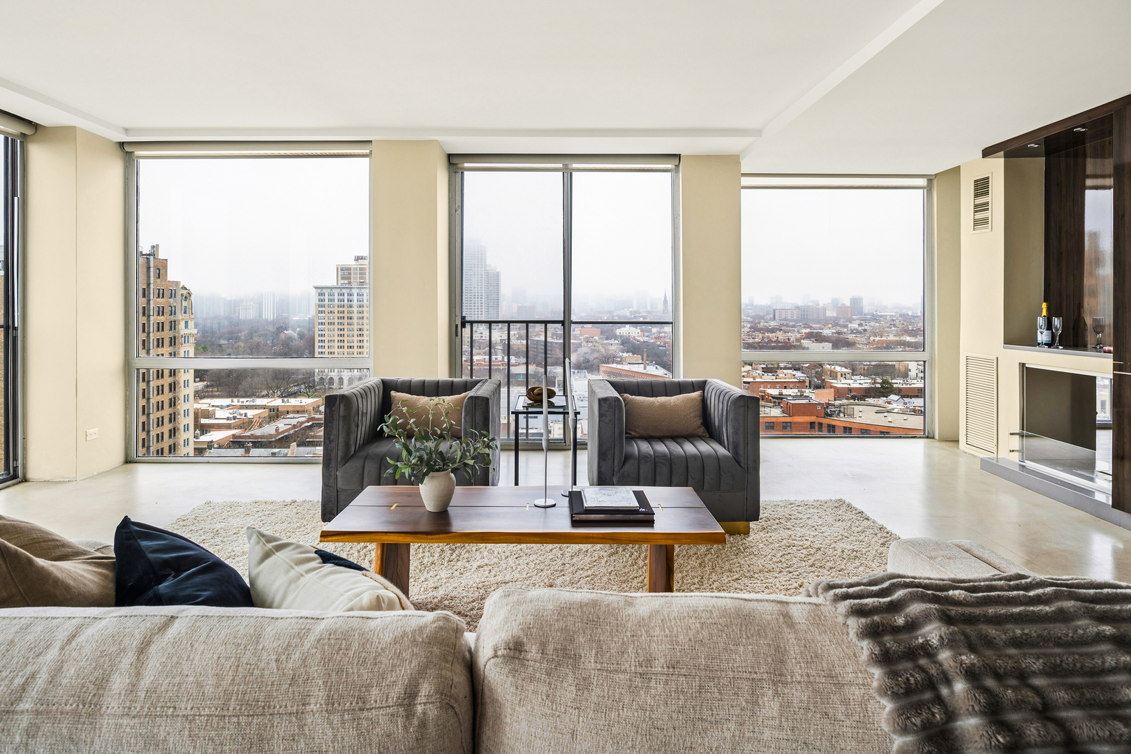 345 W Fullerton Parkway 1801