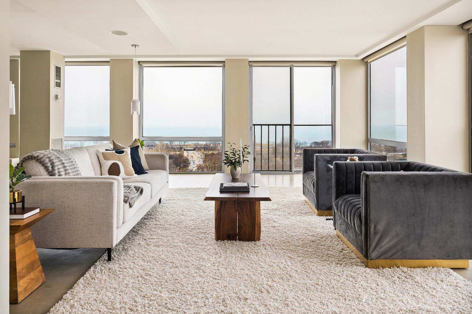 345 W Fullerton Parkway 1801