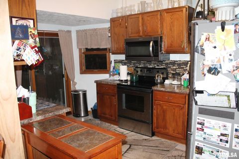 Tiny photo for 321 W SOUTH Street, Cambridge, IL 61238 (MLS # QC4269884)