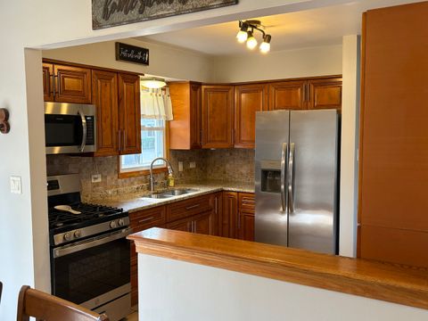 Tiny photo for 6743 W 115th Street, Worth, IL 60482 (MLS # 12578775)