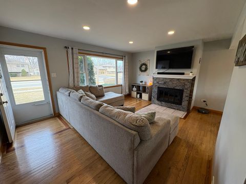 Tiny photo for 6743 W 115th Street, Worth, IL 60482 (MLS # 12578775)