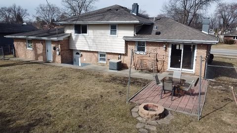 Tiny photo for 6743 W 115th Street, Worth, IL 60482 (MLS # 12578775)