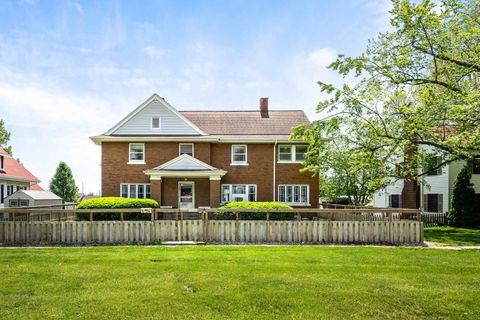 Tiny photo for 546 Elmwood Court, El Paso, IL 61738 (MLS # 12364098)