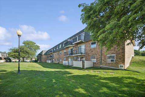 Tiny photo for 9954 S 84th Terrace S #210, Palos Hills, IL 60465 (MLS # 12673469)