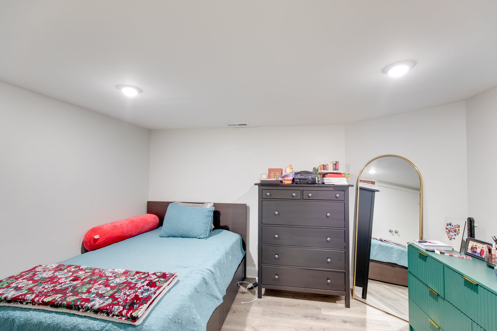 930 W 35th Street