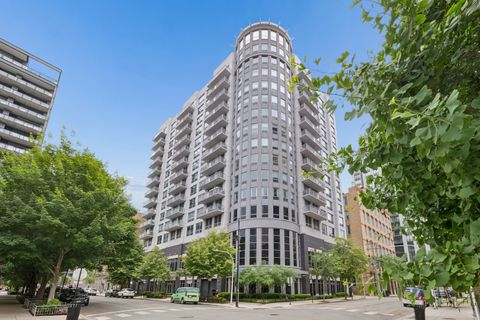 Photo of 421 W HURON Street #1309, Chicago, IL 60654 (MLS # 12656199)