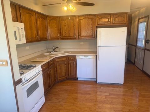 Tiny photo for 16 N Fairlawn Avenue, Mundelein, IL 60060 (MLS # 12589317)