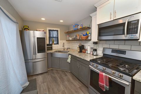 Tiny photo for 904 1/2 W Marquette Street, Ottawa, IL 61350 (MLS # 12560733)