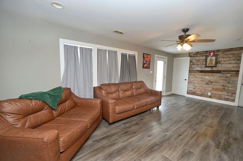 Tiny photo for 904 1/2 W Marquette Street, Ottawa, IL 61350 (MLS # 12560733)