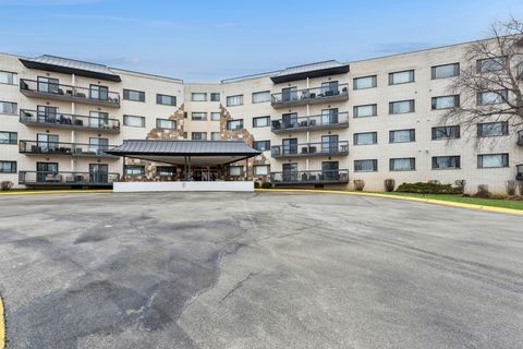 Photo of 6700 S Brainard Avenue #225, Countryside, IL 60525 (MLS # 12556644)