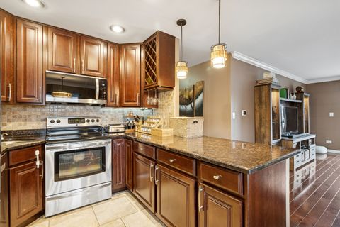 Tiny photo for 6700 S Brainard Avenue #225, Countryside, IL 60525 (MLS # 12556644)