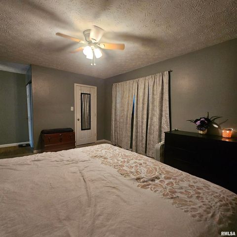 Tiny photo for 1011 Blueberry Hill Avenue, Mt Vernon, IL 62864 (MLS # EB459160)