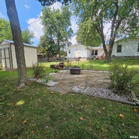 Tiny photo for 1011 Blueberry Hill Avenue, Mt Vernon, IL 62864 (MLS # EB459160)