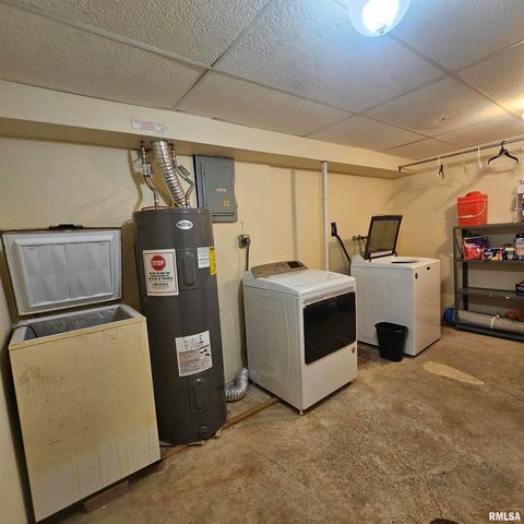 Tiny photo for 1011 Blueberry Hill Avenue, Mt Vernon, IL 62864 (MLS # EB459160)