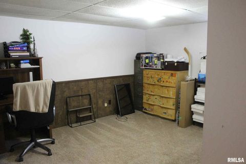 Tiny photo for 1011 Blueberry Hill Avenue, Mt Vernon, IL 62864 (MLS # EB459160)