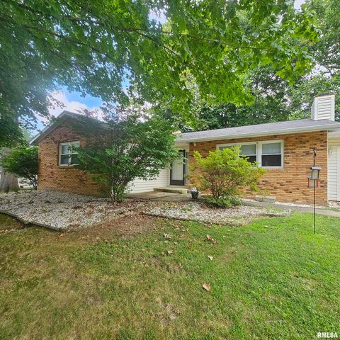 Photo of 1011 Blueberry Hill Avenue, Mt Vernon, IL 62864 (MLS # EB459160)