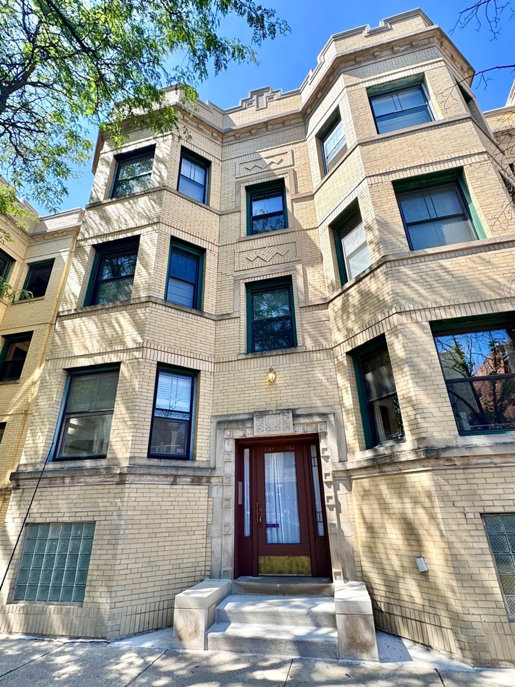 Photo for 4182 N CLARENDON Avenue #1S, Chicago, IL 60613 (MLS # 12456240)