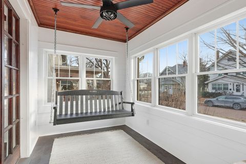 Tiny photo for 410 Rusholme Street E, Davenport, IA 52803 (MLS # 12555783)