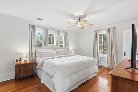 Tiny photo for 410 Rusholme Street E, Davenport, IA 52803 (MLS # 12555783)