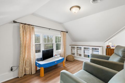 Tiny photo for 410 Rusholme Street E, Davenport, IA 52803 (MLS # 12555783)