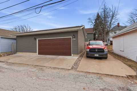 Tiny photo for 410 Rusholme Street E, Davenport, IA 52803 (MLS # 12555783)