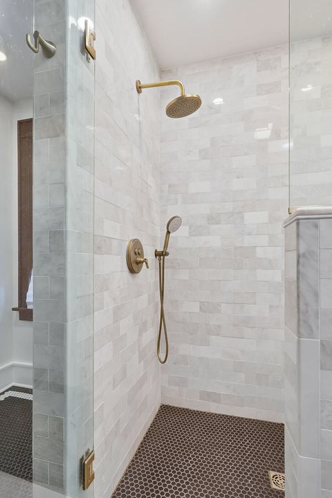 Tiny photo for 410 Rusholme Street E, Davenport, IA 52803 (MLS # 12555783)