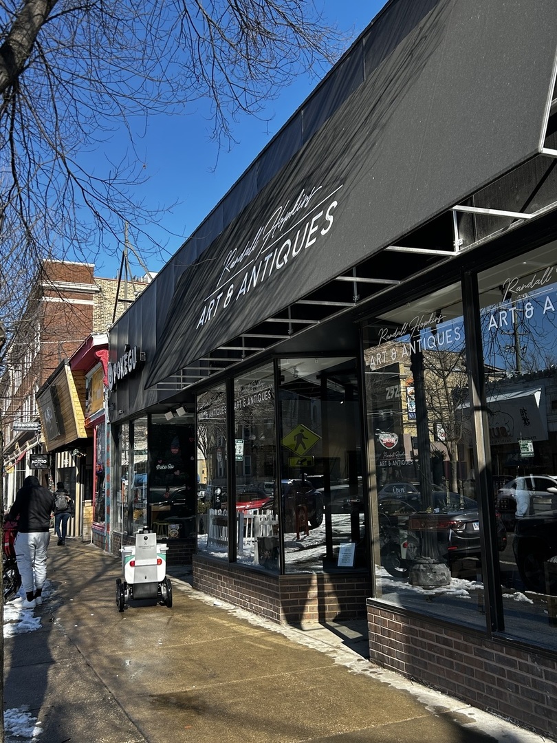 2923 N Broadway Avenue