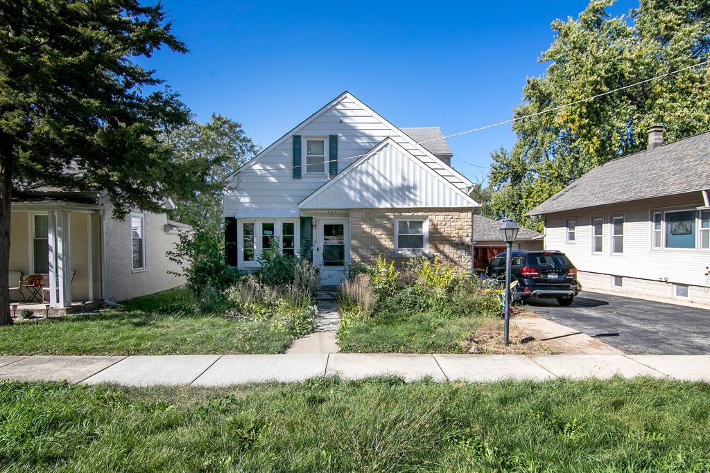 Photo for 507 S Hamilton Street, Lockport, IL 60441 (MLS # 12475353)