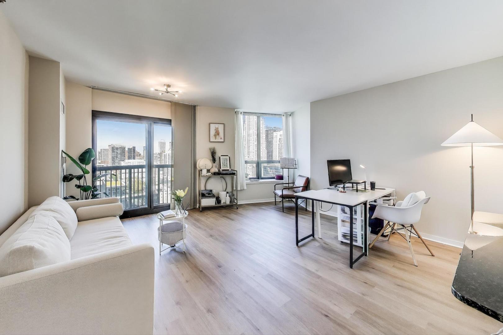 400 N LASALLE Drive 2212