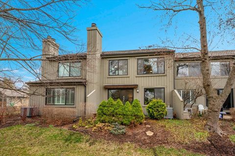 Tiny photo for 196 Shoreline Road, Lake Barrington, IL 60010 (MLS # 12591061)