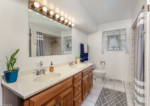Tiny photo for 5443 W 83 Place, Burbank, IL 60459 (MLS # 12761929)