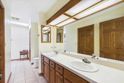 Tiny photo for 805 Furlong Drive, Libertyville, IL 60048 (MLS # 12589941)