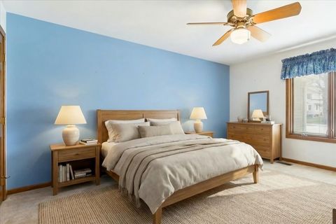 Tiny photo for 805 Furlong Drive, Libertyville, IL 60048 (MLS # 12589941)