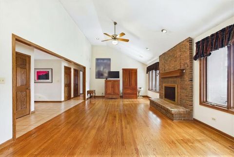 Tiny photo for 805 Furlong Drive, Libertyville, IL 60048 (MLS # 12589941)