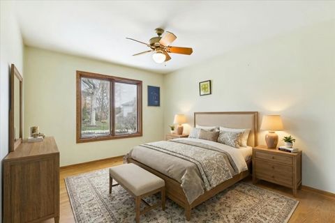 Tiny photo for 805 Furlong Drive, Libertyville, IL 60048 (MLS # 12589941)