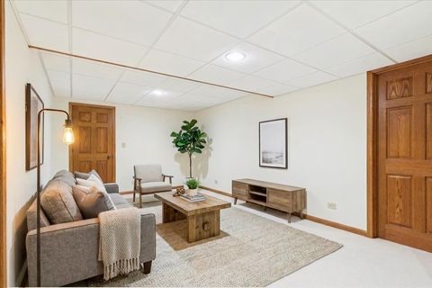 Tiny photo for 805 Furlong Drive, Libertyville, IL 60048 (MLS # 12589941)