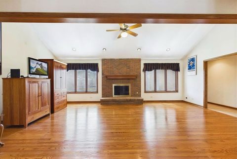 Tiny photo for 805 Furlong Drive, Libertyville, IL 60048 (MLS # 12589941)